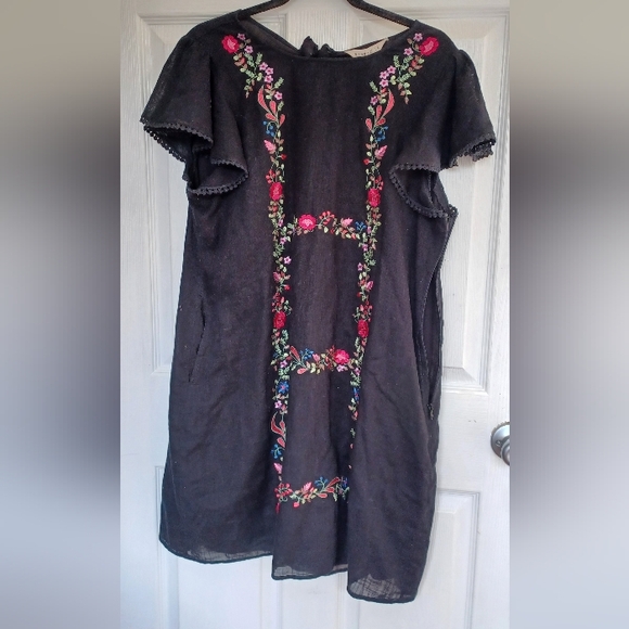 Anthropologie Dresses & Skirts - NWT Ranna Gill ANTHROPOLOGIE Embroidered Floral Black Shift Dress
